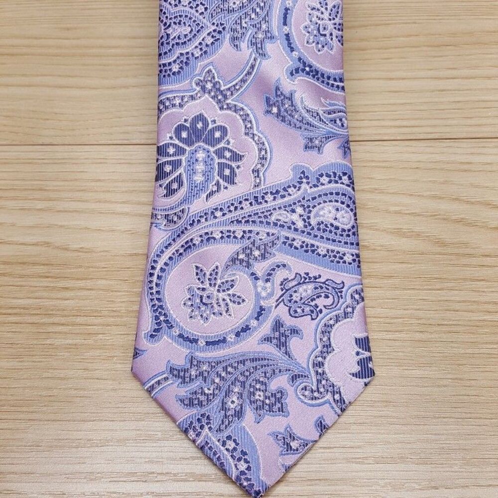 BLOOMINGDALES MENS STORE Neck Tie Pink Purple Paisley 100% Silk Classic Necktie